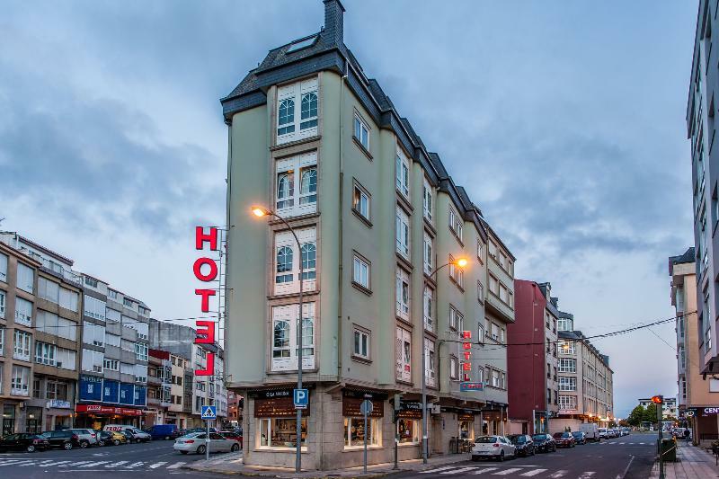 Hospedium Hotel La Marina Costa Da Morte Cee Exteriör bild